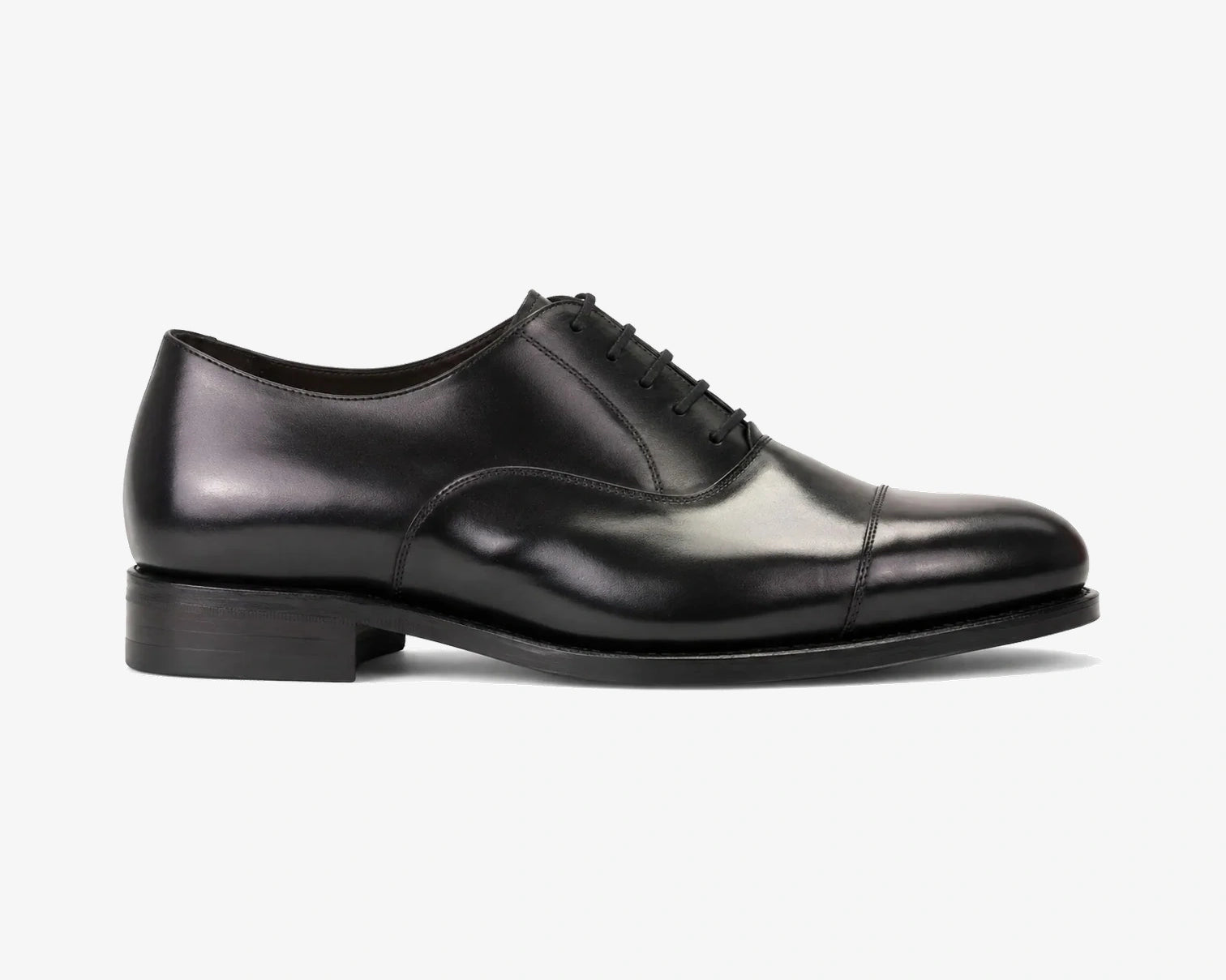 Black_Oxford_Cap_Toe_1512_padding_10_percent.webp