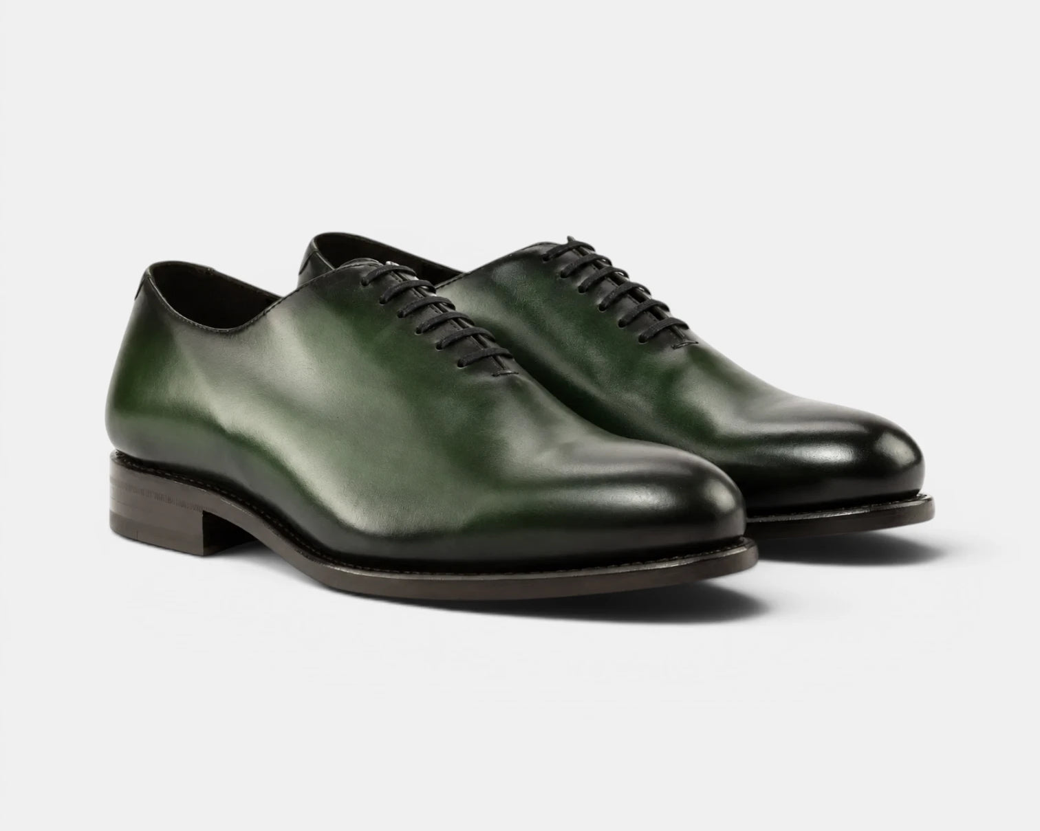 Forest_green_1d3c04a9-b472-4912-933d-cd1a0cb5562e.webp