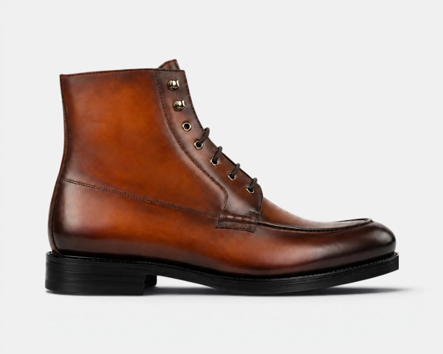 Moc_boots_Medium_brown_Cognac_1_939ff7d4-c74e-41e4-b273-27351318f2ba.webp