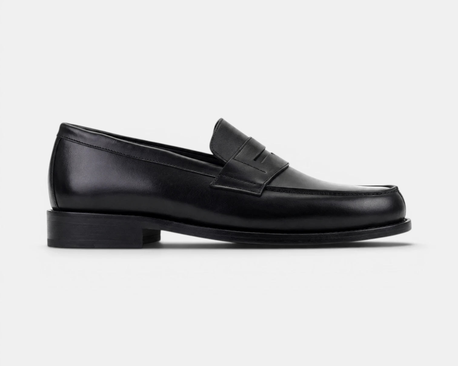 pennyloafer-black.webp
